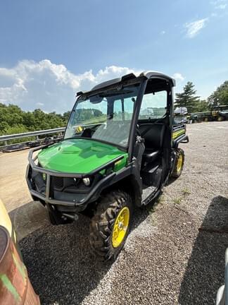 Image of John Deere XUV 835M Primary image