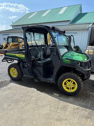 Image of John Deere XUV 835M equipment image 1