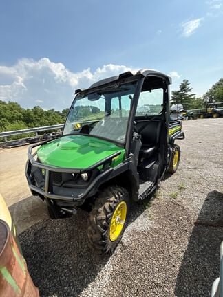 2023 John Deere XUV 835M Equipment Image0