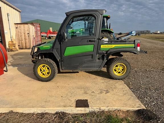 Image of John Deere XUV 835M Primary image