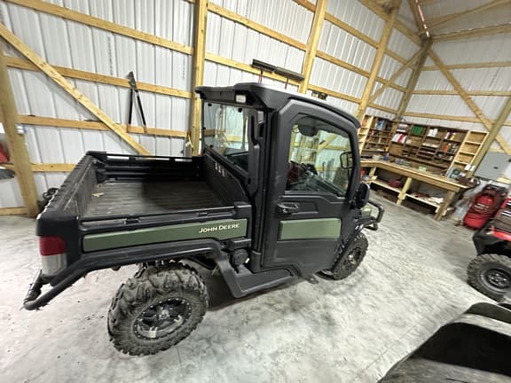 Image of John Deere XUV 835M equipment image 4