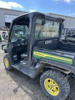 Image of John Deere XUV 835M equipment image 4