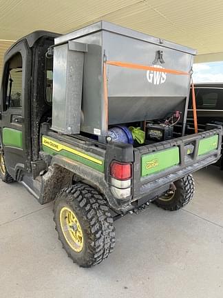 Image of John Deere XUV 835M equipment image 4