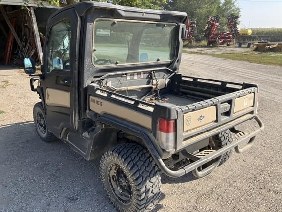 Image of John Deere XUV 835M Honor Edition equipment image 2