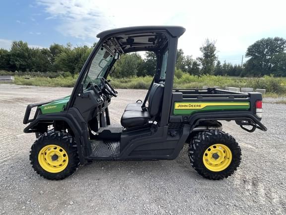 Image of John Deere XUV 835M equipment image 2