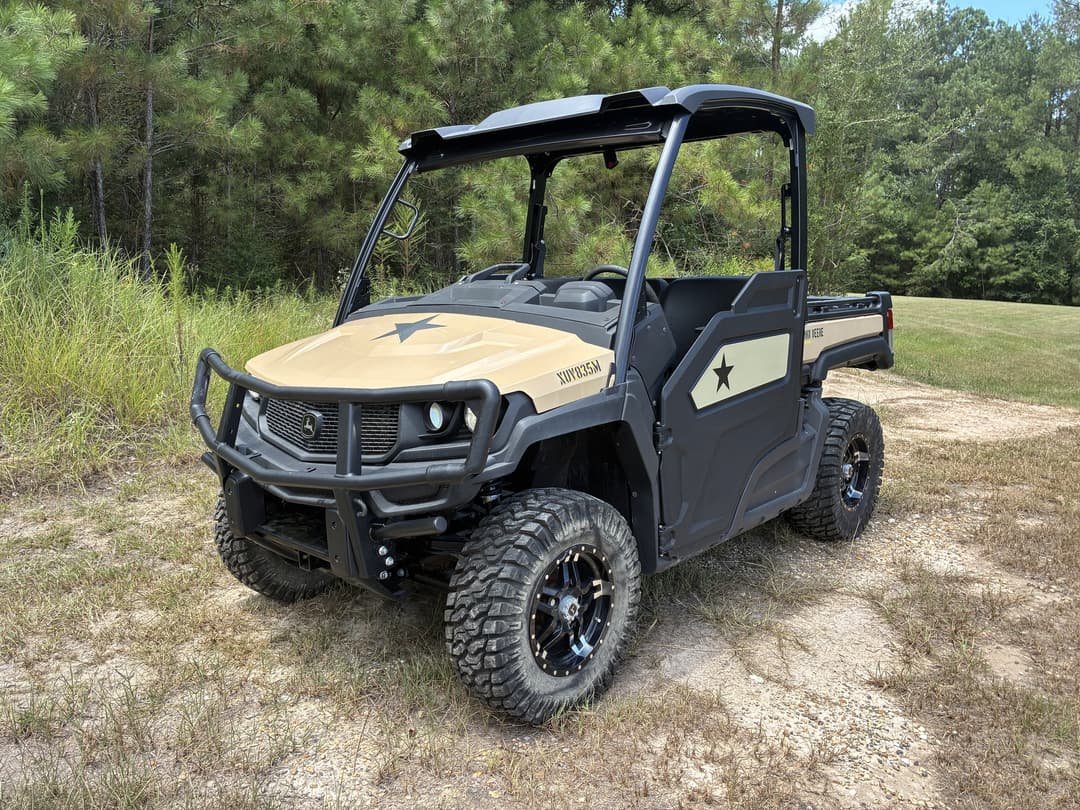 Image of John Deere XUV 835M Primary image
