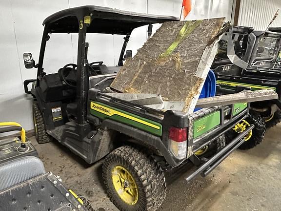 Image of John Deere XUV 835M equipment image 2