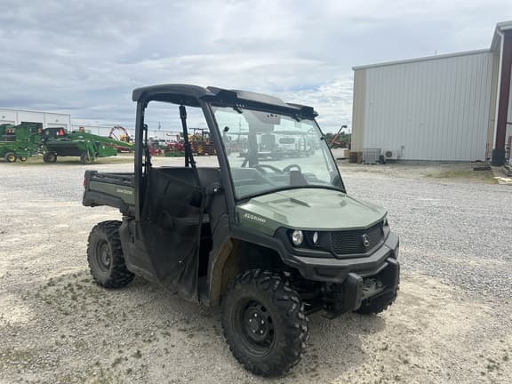 Image of John Deere XUV 835M equipment image 1