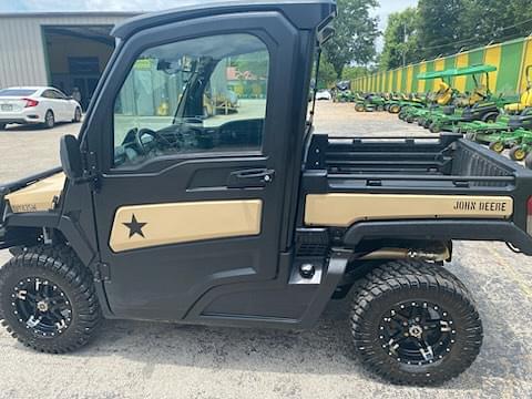 Image of John Deere XUV 835M Honor Edition equipment image 2