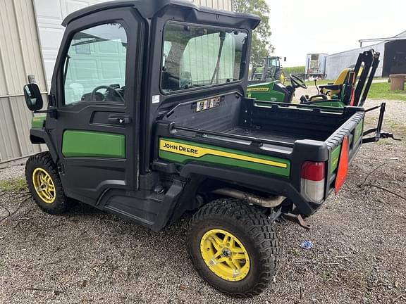 Image of John Deere XUV 835M equipment image 2