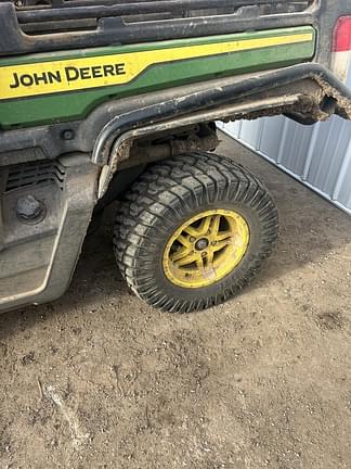 Image of John Deere XUV 835M equipment image 3