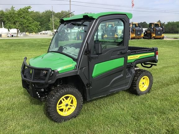 Image of John Deere XUV 835R Primary image