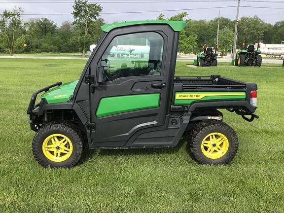 Image of John Deere XUV 835R equipment image 2
