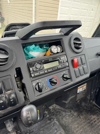 Image of John Deere XUV 835M equipment image 4