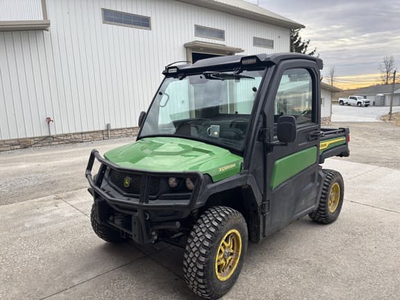 Image of John Deere XUV 835M equipment image 1
