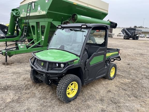 Image of John Deere XUV 835M equipment image 2