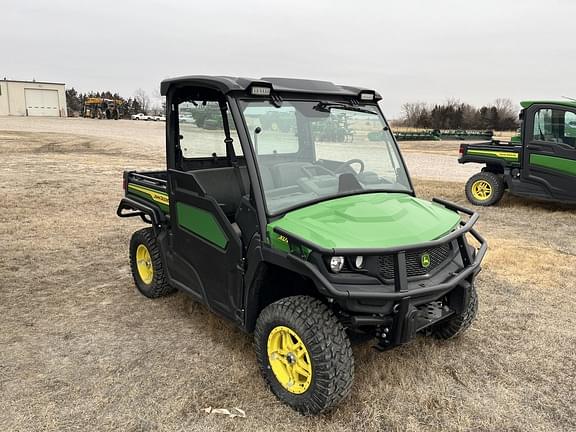 Image of John Deere XUV 835M equipment image 1