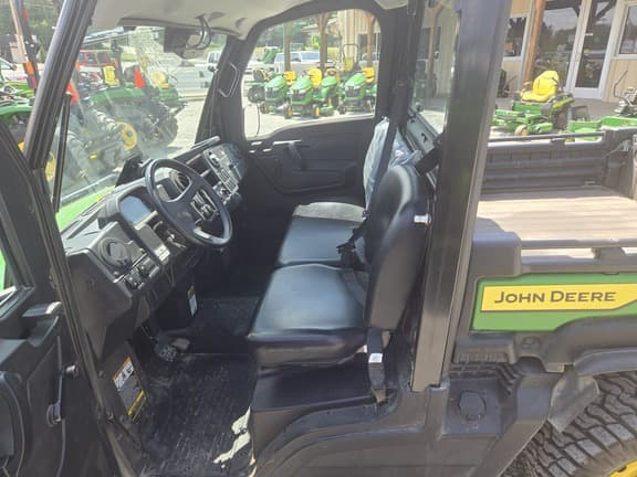 Image of John Deere XUV 835M equipment image 4