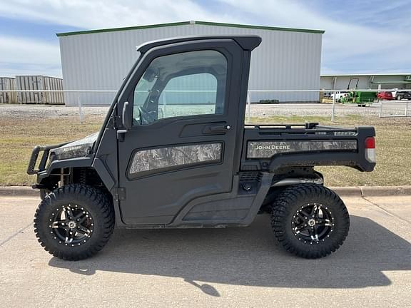 Image of John Deere XUV 835M equipment image 1