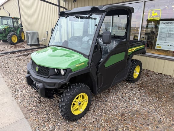 2023 John Deere XUV 835M Equipment Image0