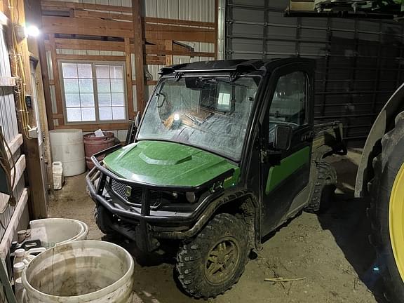 Image of John Deere XUV 835M Primary image