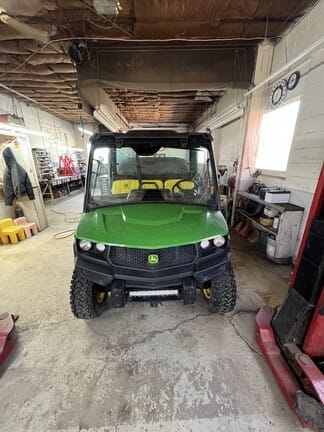 2023 John Deere XUV 835M Equipment Image0