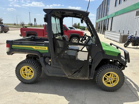 Image of John Deere XUV 835M equipment image 3
