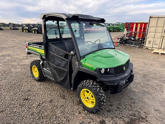 Image of John Deere XUV 835M equipment image 3