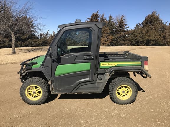 Image of John Deere XUV 835M equipment image 2