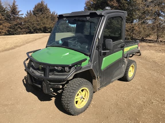Image of John Deere XUV 835M equipment image 1