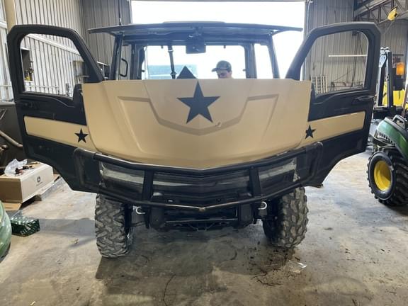 Image of John Deere XUV 835M Honor Edition equipment image 1