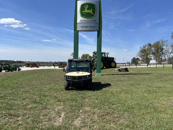 Image of John Deere XUV 835M Honor Edition equipment image 1