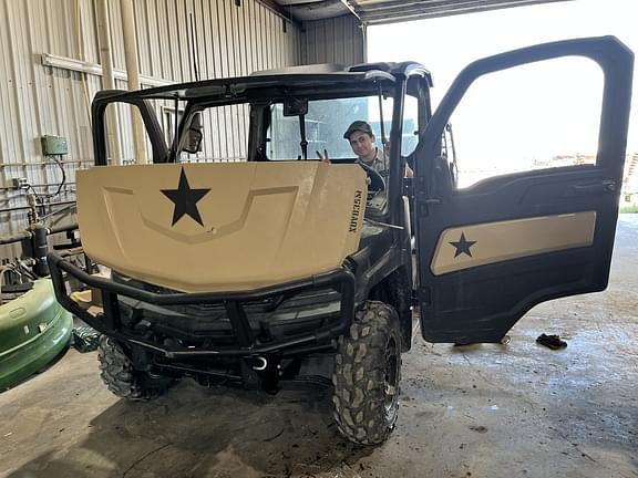 Image of John Deere XUV 835M equipment image 2