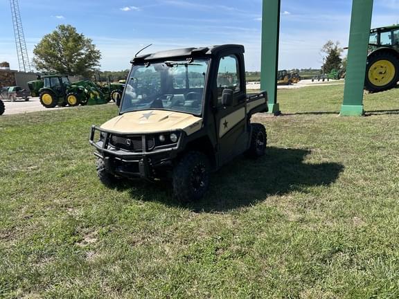 Image of John Deere XUV 835M Honor Edition equipment image 2