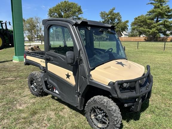 Image of John Deere XUV 835M Honor Edition Primary image