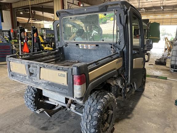 Image of John Deere XUV 835M equipment image 4