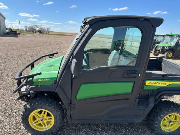 Image of John Deere XUV 835M equipment image 4