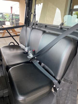 Image of John Deere XUV 835M equipment image 4