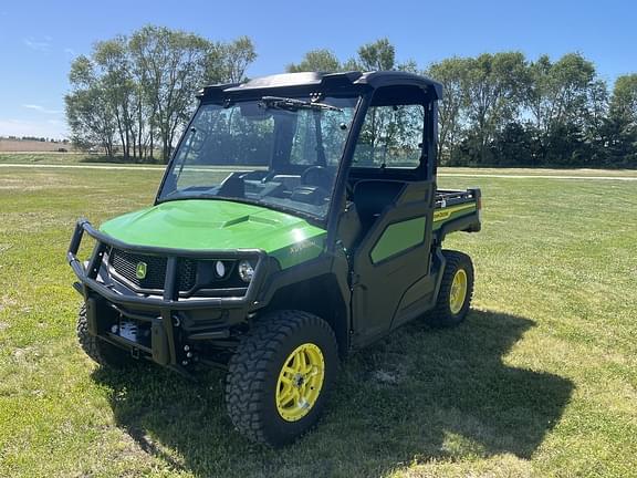 Image of John Deere XUV 835M equipment image 2