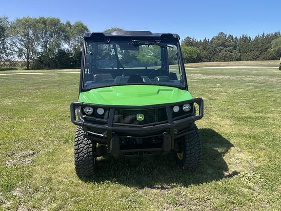 Image of John Deere XUV 835M equipment image 1