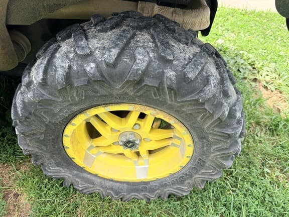 Image of John Deere XUV 835M equipment image 4