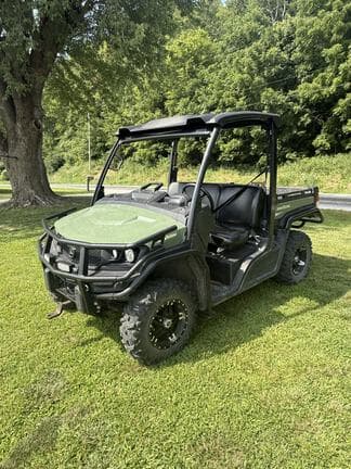 Image of John Deere XUV 835M equipment image 1
