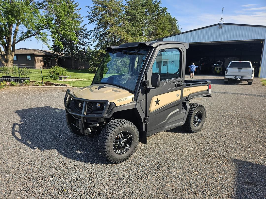 Image of John Deere XUV 835M Honor Edition Primary image