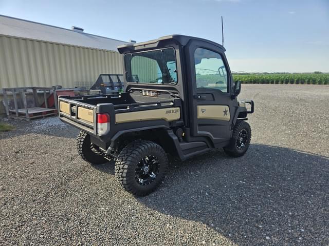 Image of John Deere XUV 835M Honor Edition equipment image 3