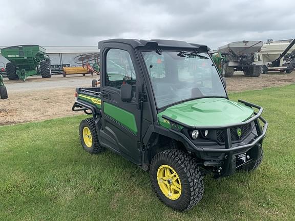 Image of John Deere XUV 835M equipment image 2