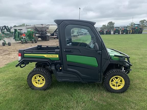 Image of John Deere XUV 835M equipment image 3