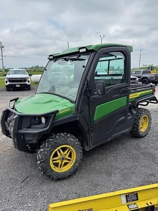 Image of John Deere XUV 835R equipment image 1