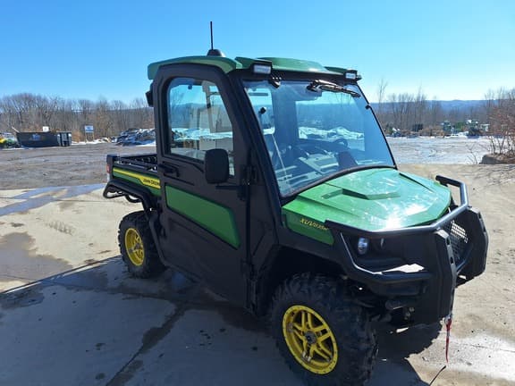Image of John Deere XUV 835R equipment image 4