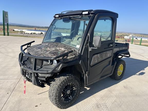 Image of John Deere XUV 835R equipment image 1