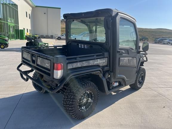 Image of John Deere XUV 835R equipment image 3